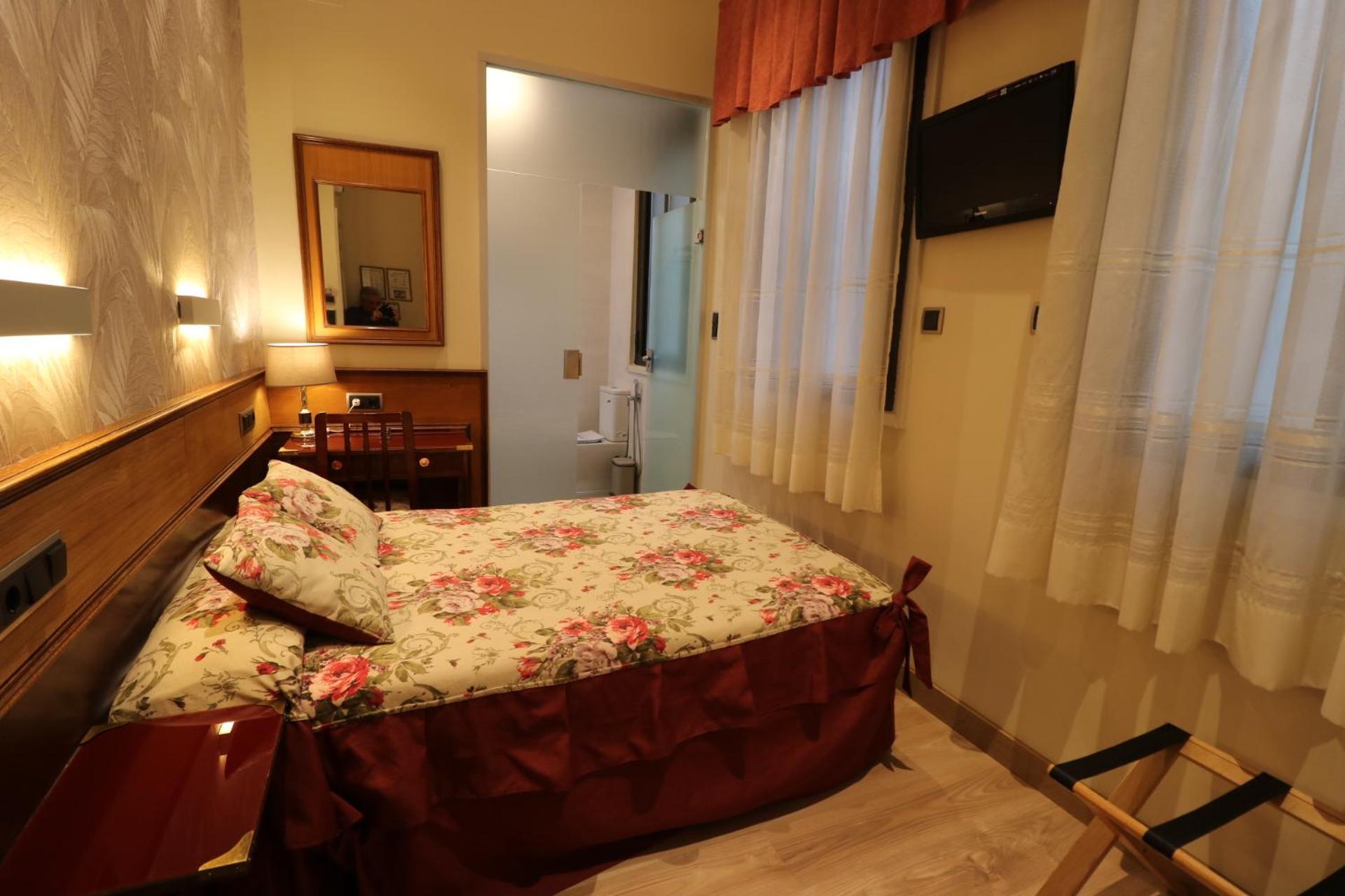 โฮสทัล ฮิสปาโน่ อาร์เจนติโน่ กรัน เวีย Hotel มาดริด ภายนอก รูปภาพ